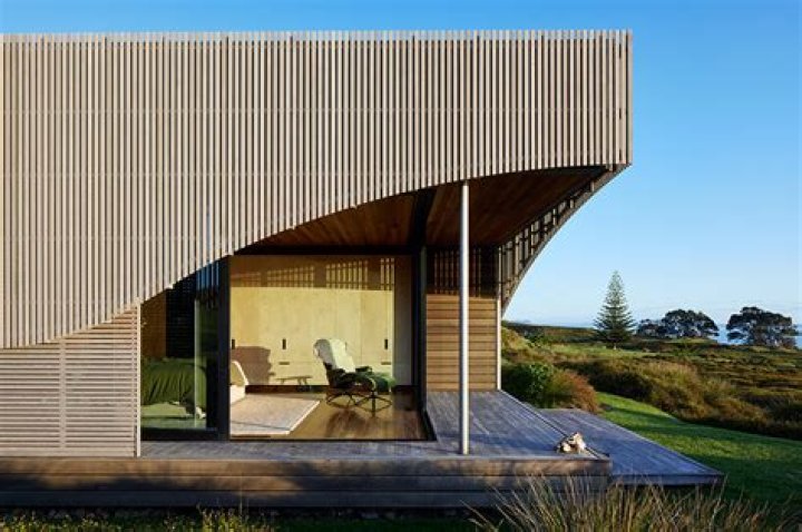 Rebecca Herbst’s Biography and Facts About General Hospital’s Actress