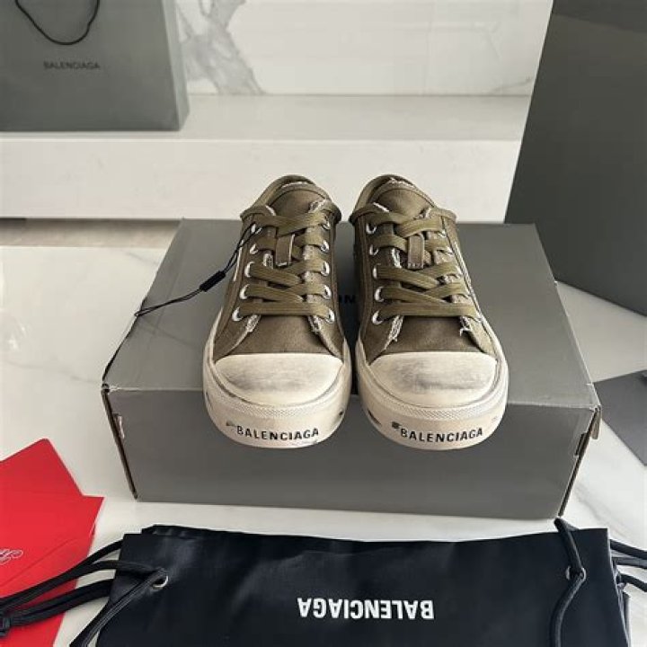 Is Laura Coates Expecting a Baby? Get to Know Laura Coates: Age, Career, and More - SarkariResult