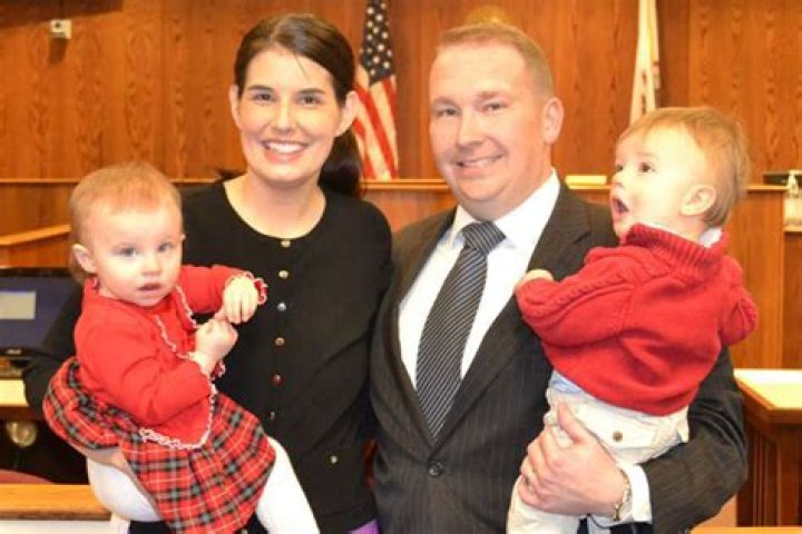 
After Man Kills His Wife, Mother-in-Law, Five Children, Then Self, Obituary Memorializes Him as a Family Man 