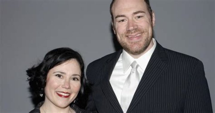 Alex Borstein’s biography, net worth, fact, career, awards and life story