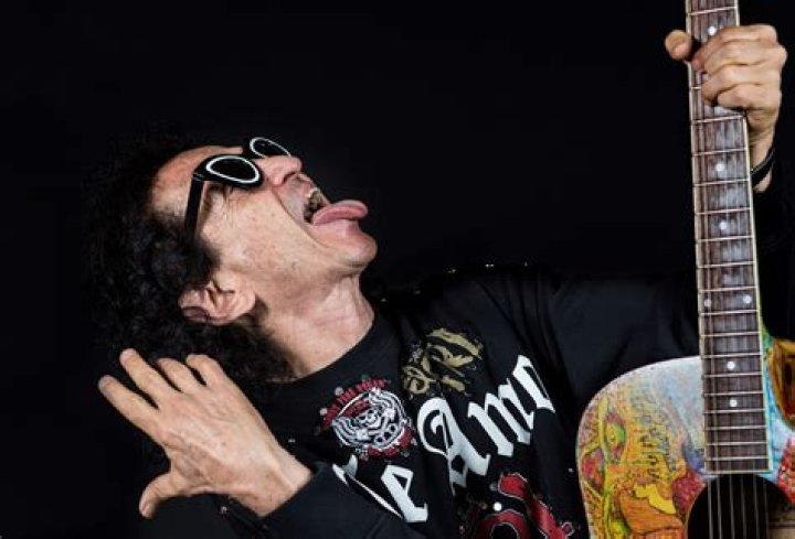 Alex Lora Height, Weight, Net Worth, Age, Birthday, Wikipedia, Who, Instagram, Biography