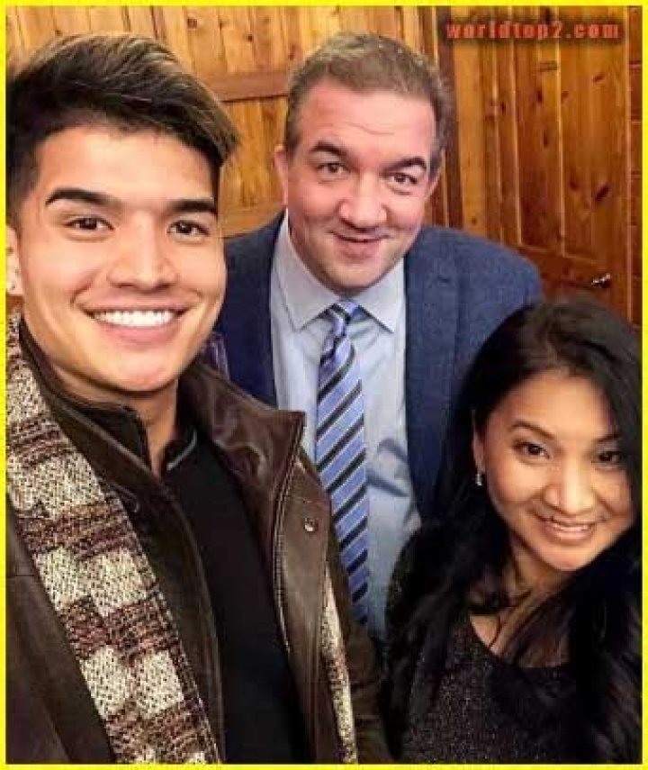 Alex Wassabi Filipino Parents and Ethnic Background, Meet His Girlfriend After Boxing Debut Win