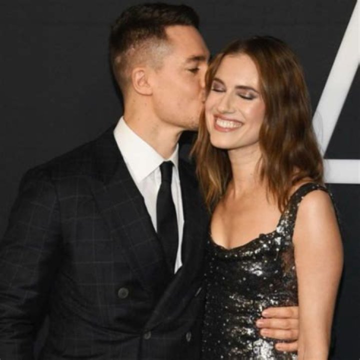 Alexander Dreymon Net Worth