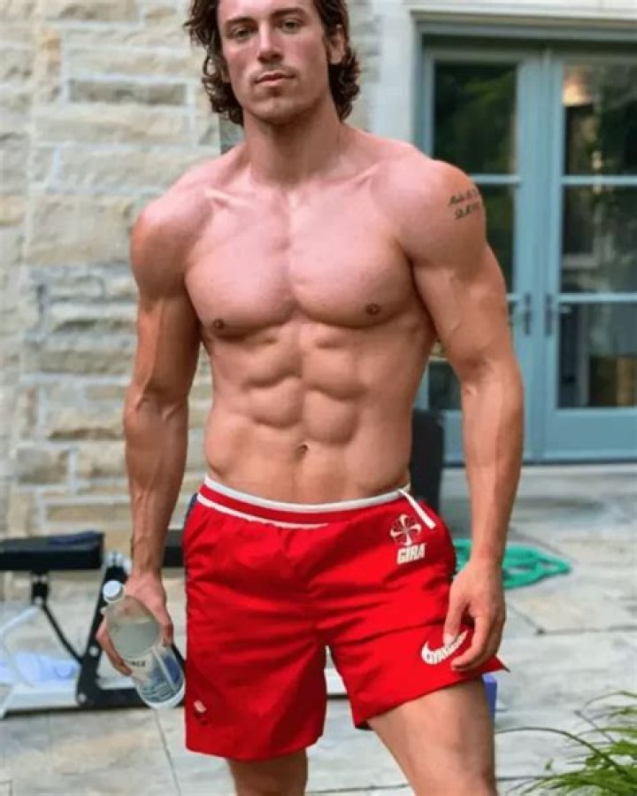 Andrea Gallagher Height, Weight, Net Worth, Age, Birthday, Wikipedia, Who, Nationality, Biography