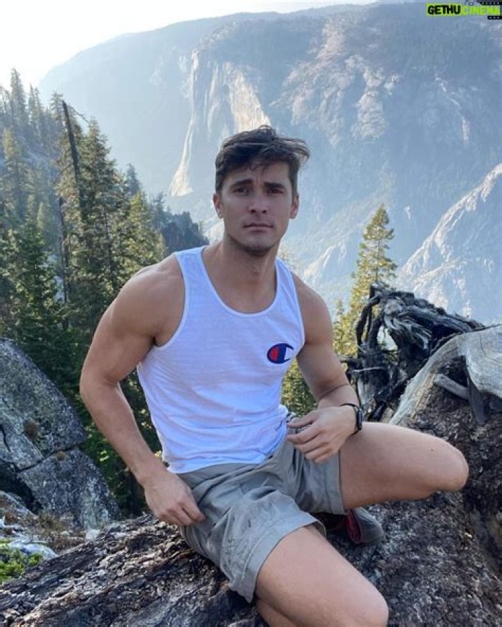 Andrew Neighbors Height, Weight, Net Worth, Age, Birthday, Wikipedia, Who, Nationality, Biography