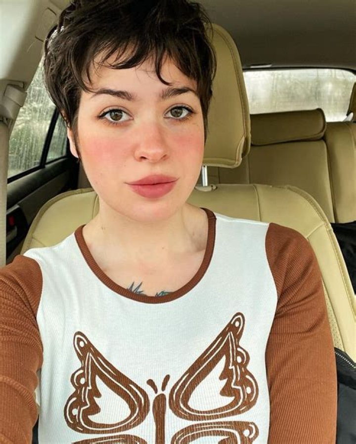 Who is Anisa Jomha? Meet Idubbbz Girlfriend