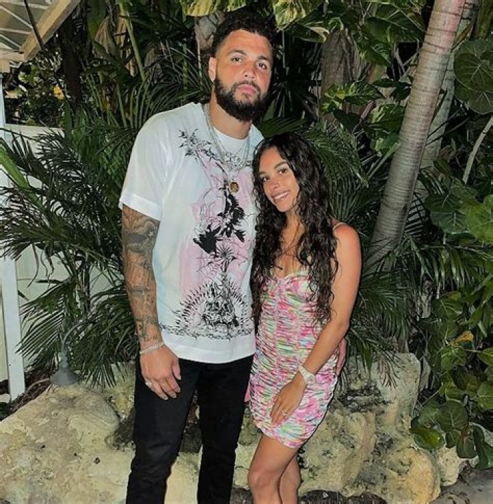 Ashli Dotson: Everything To Know About Mike Evans Wife