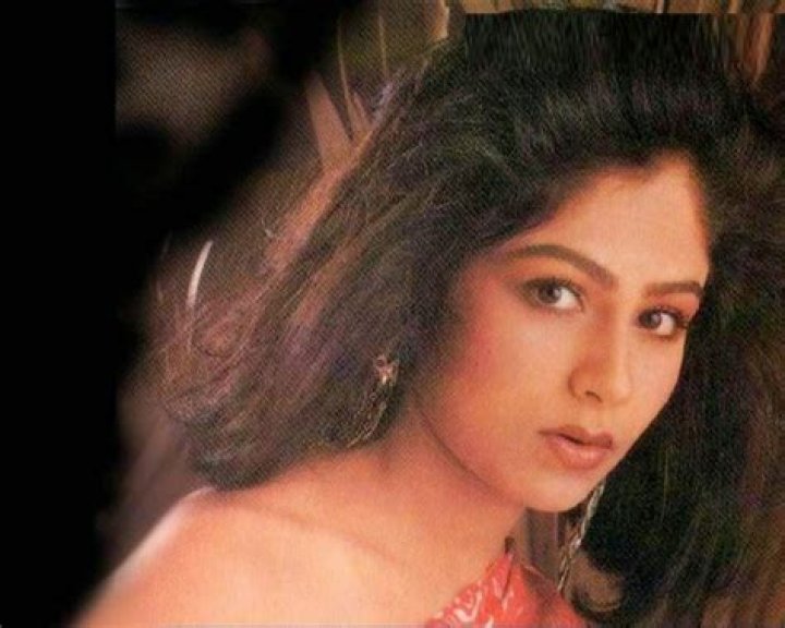 Ayesha Jhulka