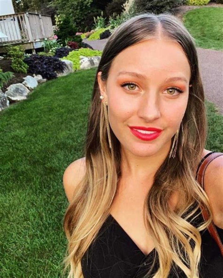 Bekah Grace Height, Weight, Net Worth, Age, Birthday, Wikipedia, Who, Nationality, Biography