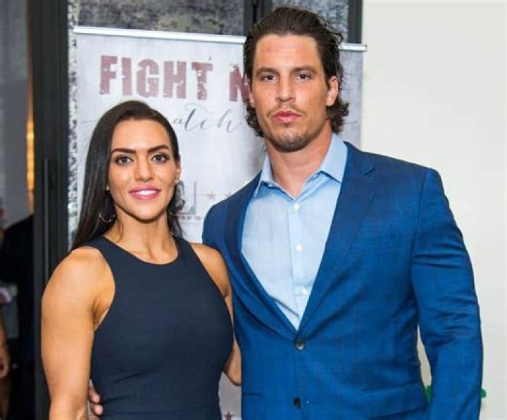 Brian Cushing is Married to Wife: Meghan Cushing. Past Relationships.