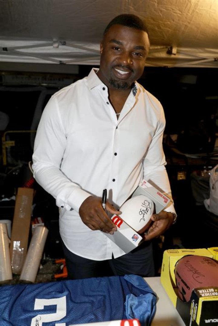 
Brian Westbrook Height, Weight, Net Worth, Age, Birthday, Wikipedia, Who, Nationality, Biography 
