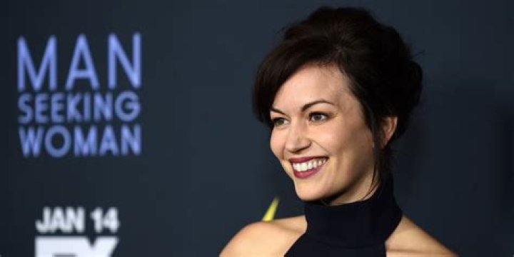 Britt Lower from “Future Man” Wiki: Body, Dating, “Man Seeking Woman”, Husband