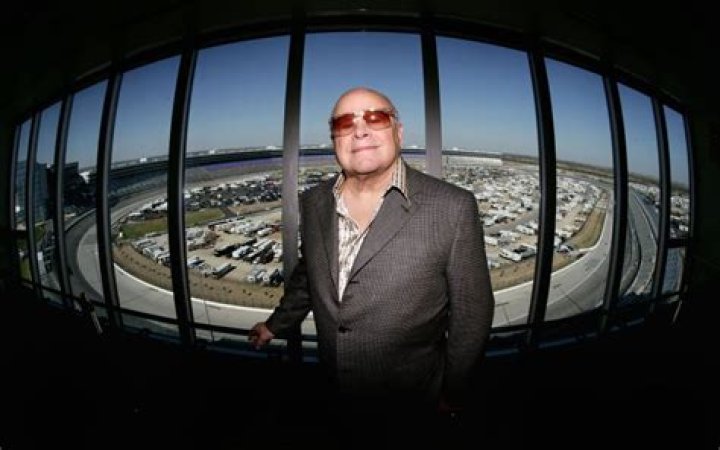 Bruton Smith Height, Weight, Net Worth, Age, Birthday, Wikipedia, Who, Nationality, Biography