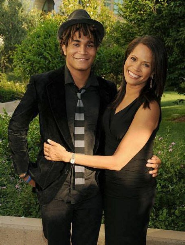 Bryce Vine Bio Reveals: Reportedly Single But Dating Someone Secretly?