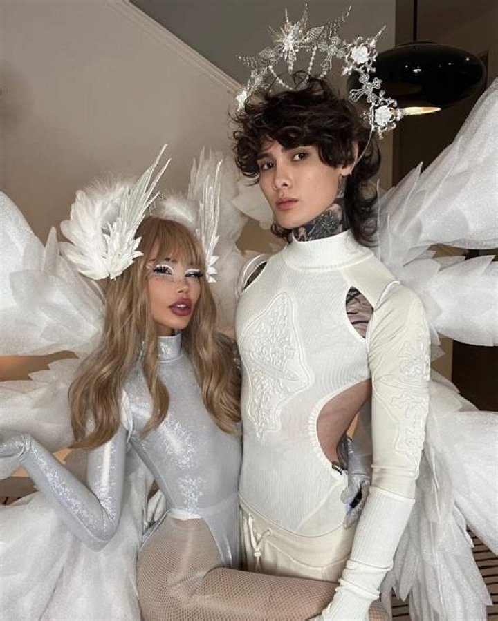 
Caleb Henson Height, Weight, Net Worth, Age, Birthday, Wikipedia, Who, Nationality, Biography 