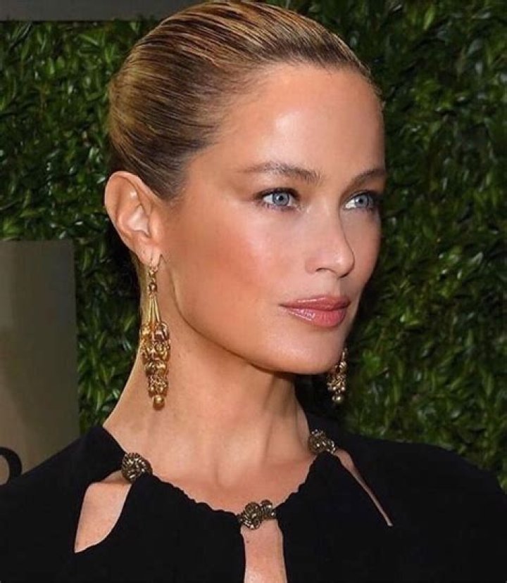 
Carolyn Murphy Height, Weight, Net Worth, Age, Birthday, Wikipedia, Who, Nationality, Biography 