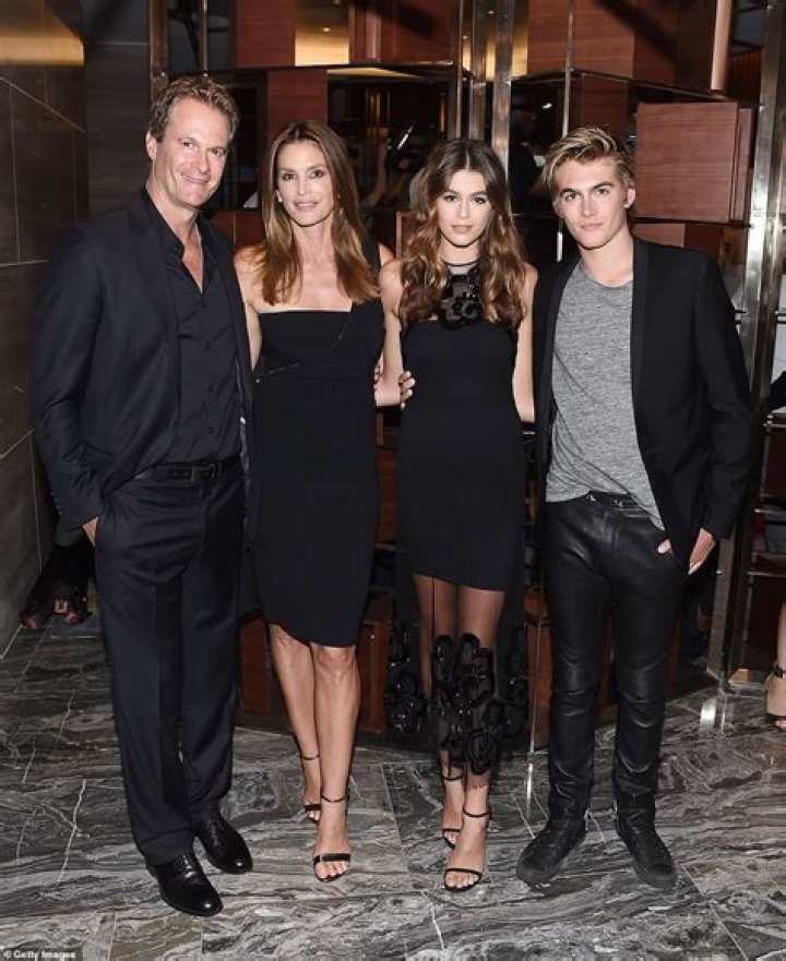Cindy Crawford Niece Lark Skov: Age Wikipedia Family And Net Worth