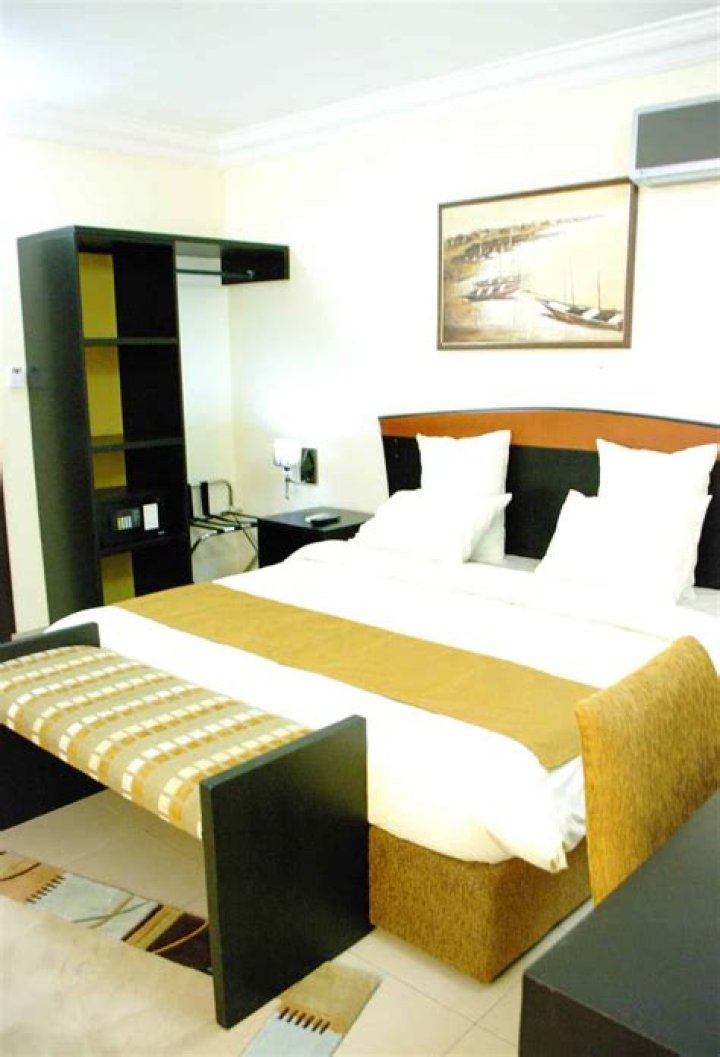 CLASS SUITES @ ELICRIS PLACE, Ikeja