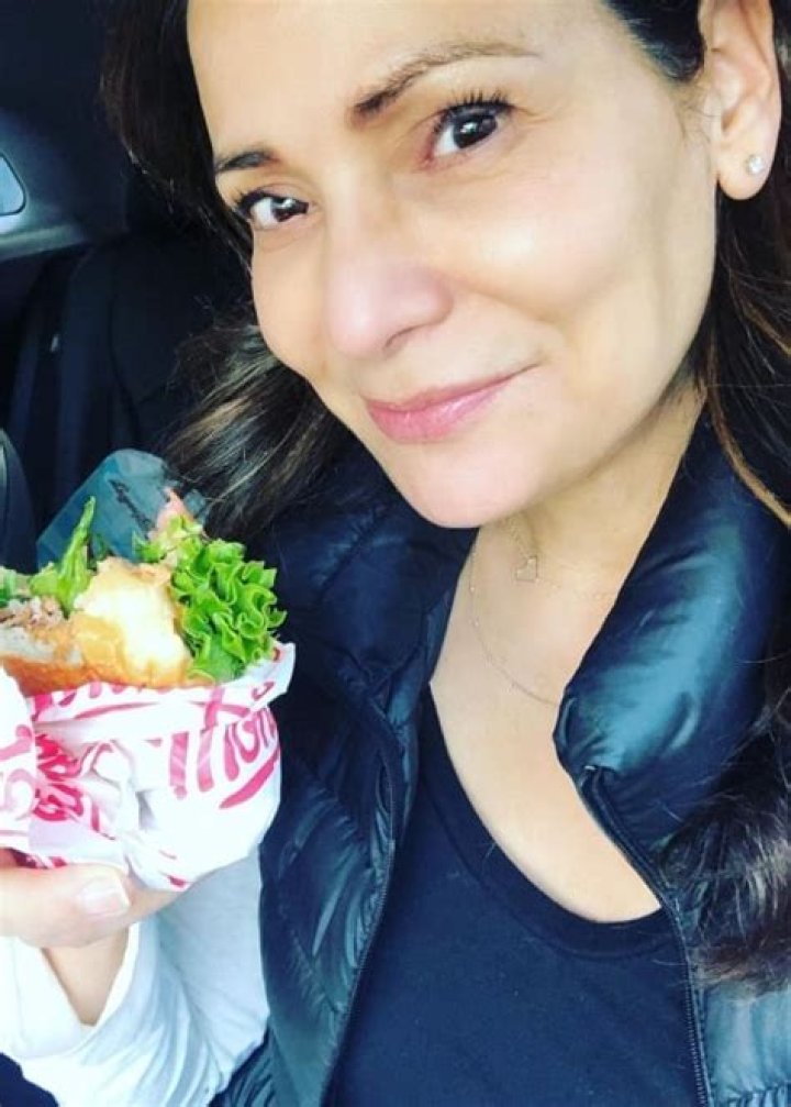 Constance Marie Height, Weight, Net Worth, Age, Birthday, Wikipedia, Who, Instagram, Biography