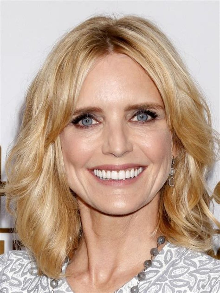 Courtney Thorne-Smith Height, Weight, Measurements, Bra Size, Shoe Size