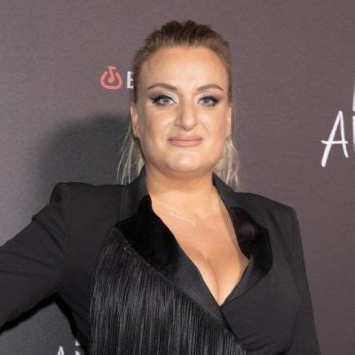 
Daisy May Cooper Is Portrayed As Costello In “Rain Dogs” 