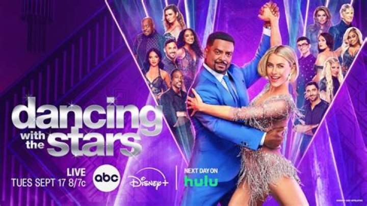
‘Dancing With the Stars’ Season 31 Debuts on Disney Plus With Some Stellar 1st Dances 