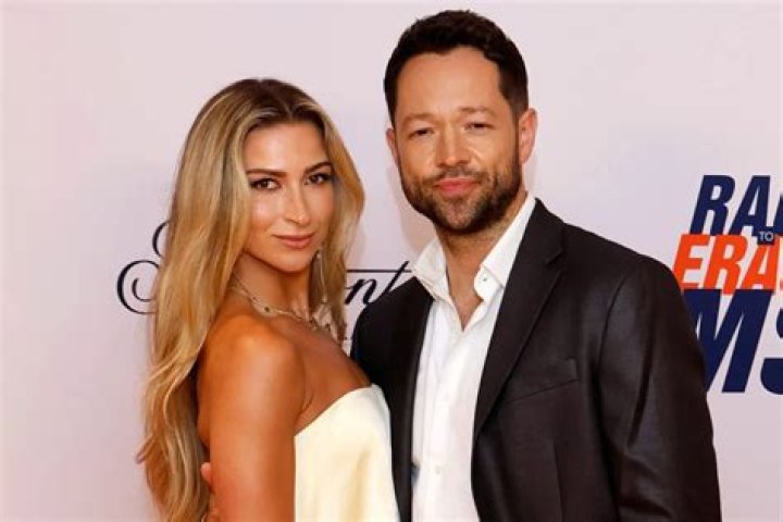 
Daniella And Chichi Analyse Fellow Housemates 