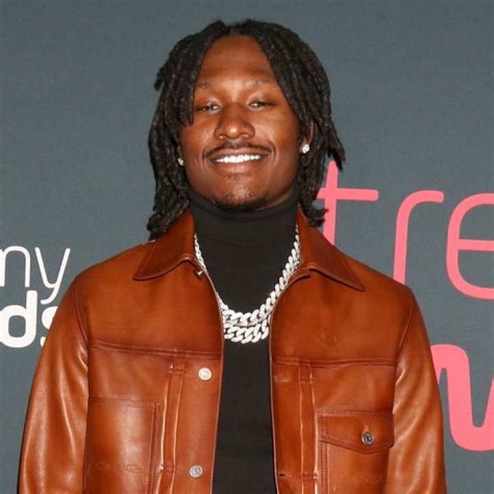 Darian Dennis Height, Weight, Net Worth, Age, Birthday, Wikipedia, Who, Nationality, Biography