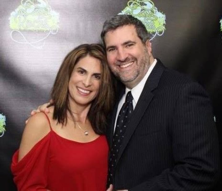 Dave Rothenberg is Married to Wife: Sherry Loeb.
