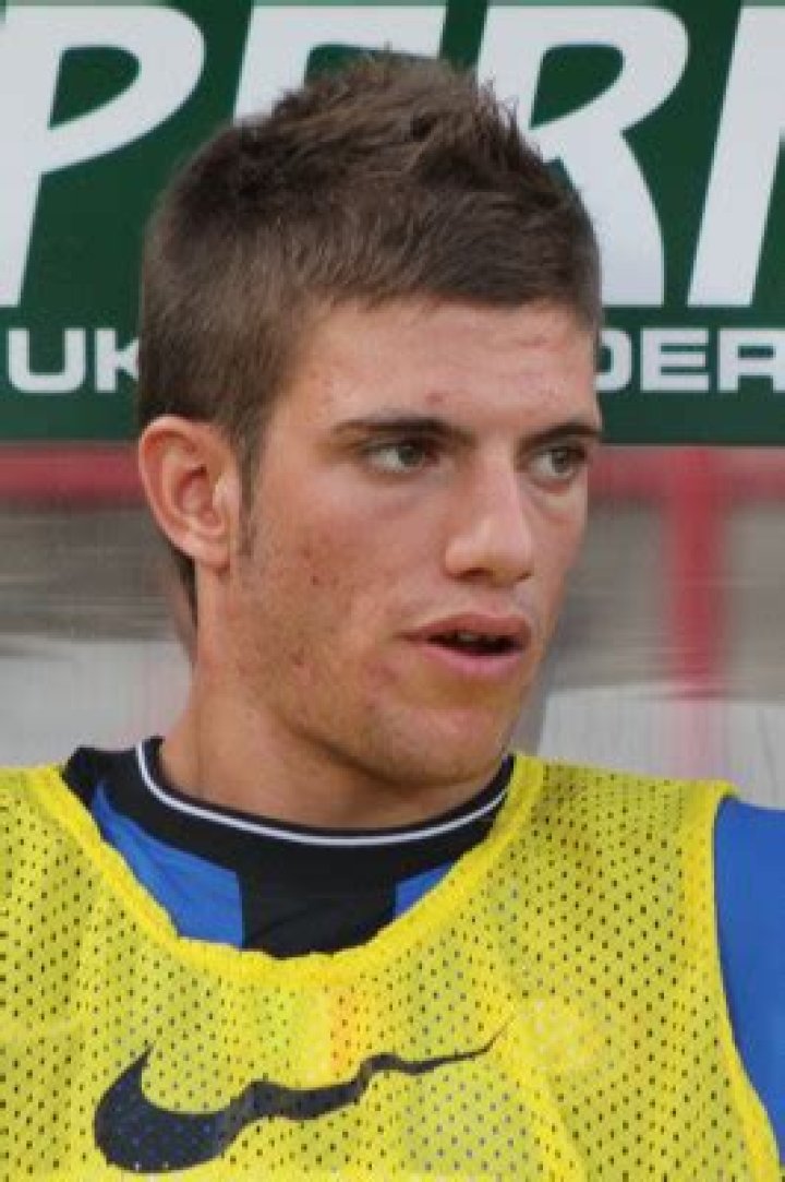 
Davide Santon Height, Weight, Net Worth, Age, Birthday, Wikipedia, Who, Nationality, Biography 