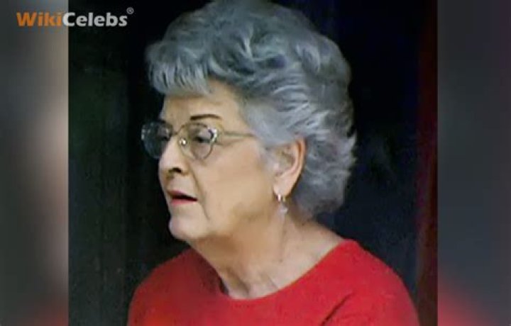 
Dawn Olanick Height, Weight, Net Worth, Age, Birthday, Wikipedia, Who, Nationality, Biography 