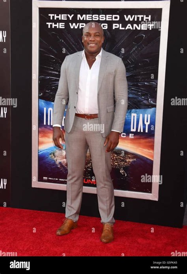 
DeObia Oparei Height, Weight, Net Worth, Age, Birthday, Wikipedia, Who, Instagram, Biography 