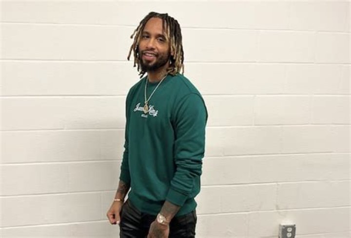 Derek Hayes Net Worth