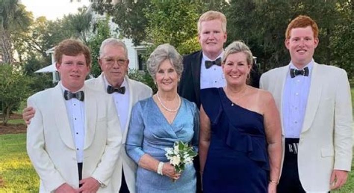 
“Disgusting and horrific”: Internet slams circulation of Paul and Maggie Murdaugh autopsy photos 