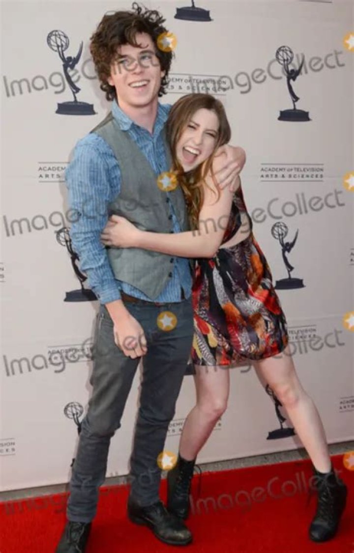 Eden Sher Height, Weight, Net Worth, Age, Birthday, Wikipedia, Who, Instagram, Biography