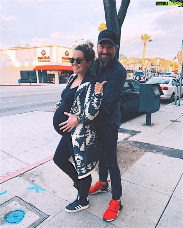 
Emilie Ullerup Surgery Before & After Photos -Did She Have A Baby? 