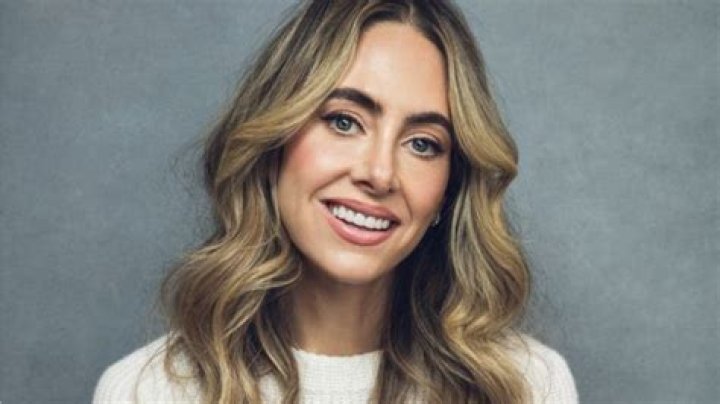 Erin Gina Riley Height, Weight, Net Worth, Age, Birthday, Wikipedia, Who, Nationality, Biography