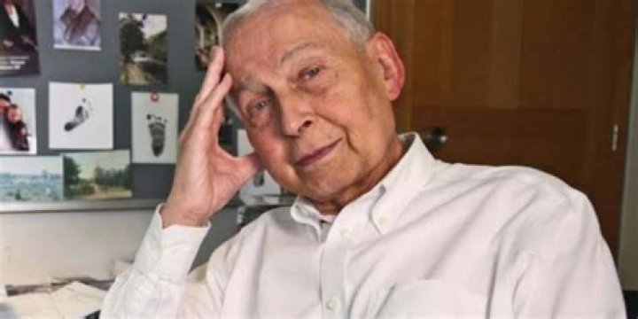 Frank Field (British politician)