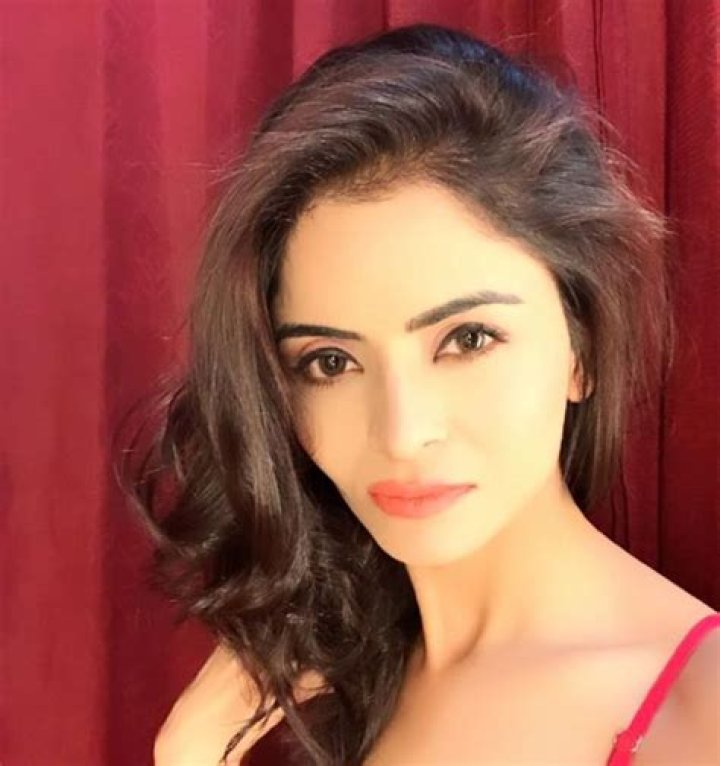 Gehana Vasisth Height, Weight, Net Worth, Age, Birthday, Wikipedia, Who, Instagram, Biography
