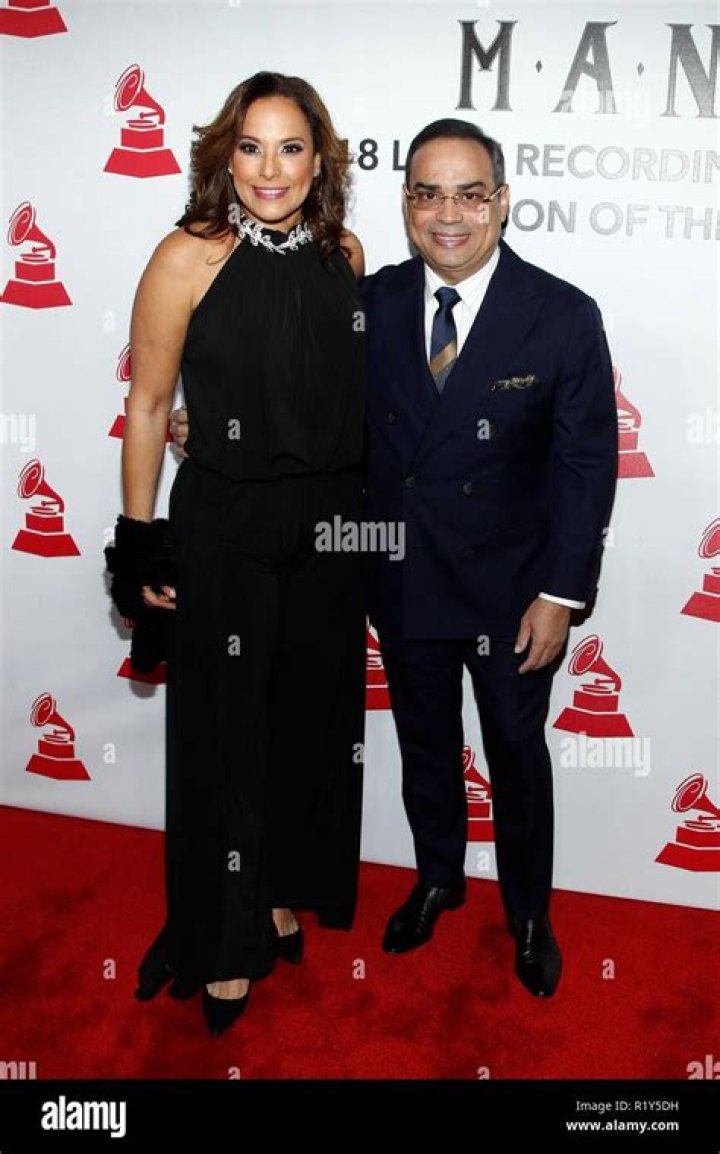 Gilberto Santa Rosa Wife Alexandra Malagón, Net Worth and Updates