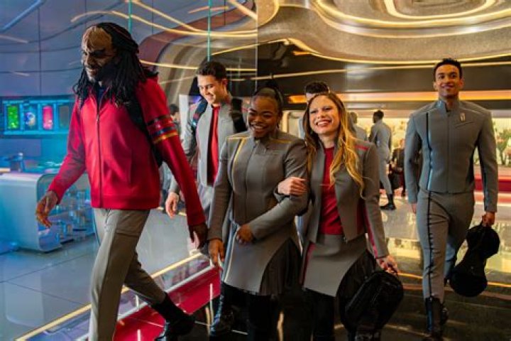 Gina Yashere Wife – Is She Married To Nina Rose Fischer? Age & Net Worth