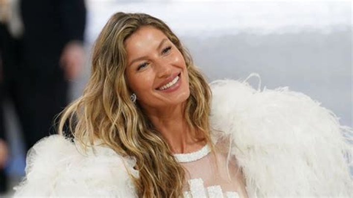 
Gisele Bundchen Ethnicity, Generation, Nationality, Parents, Net Worth, Biography & Facts 