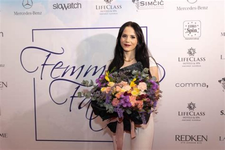 
Gloria Kotnik Height, Weight, Net Worth, Age, Birthday, Wikipedia, Who, Nationality, Biography 