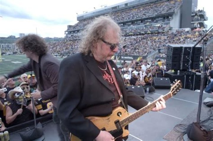 
Gord Lewis, Teenage Head Guitarist, found dead in Hamilton’s apartment, Son Arrested as Suspect 