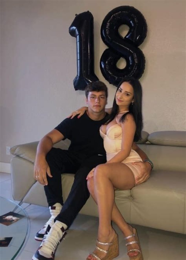 
Grasyn Hull Height, Weight, Net Worth, Age, Birthday, Wikipedia, Who, Instagram, Biography 