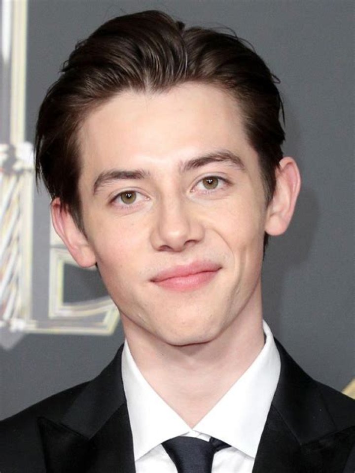 Griffin Gluck Height, Weight, Net Worth, Age, Birthday, Wikipedia, Who, Nationality, Biography