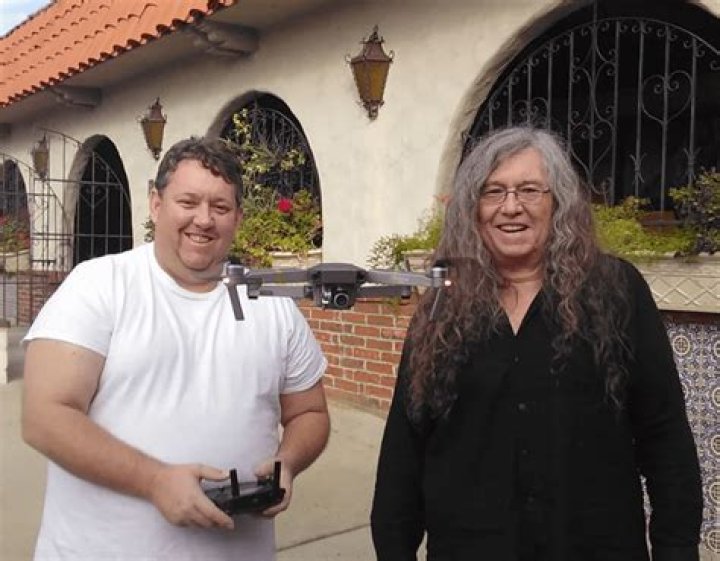 Gunter Nezhoda Height, Weight, Net Worth, Age, Birthday, Wikipedia, Who, Instagram, Biography