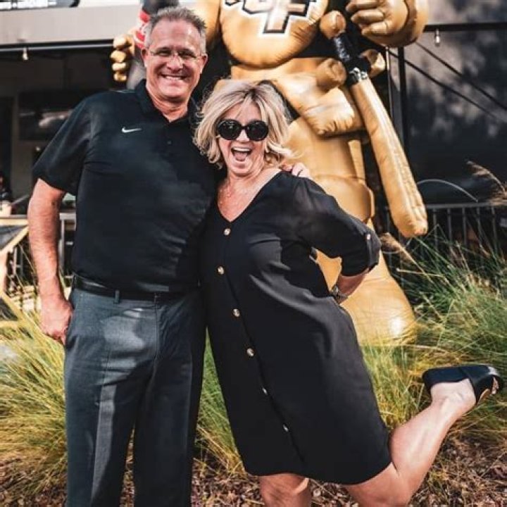 Gus Malzahn Height, Weight, Net Worth, Age, Birthday, Wikipedia, Who, Nationality, Biography