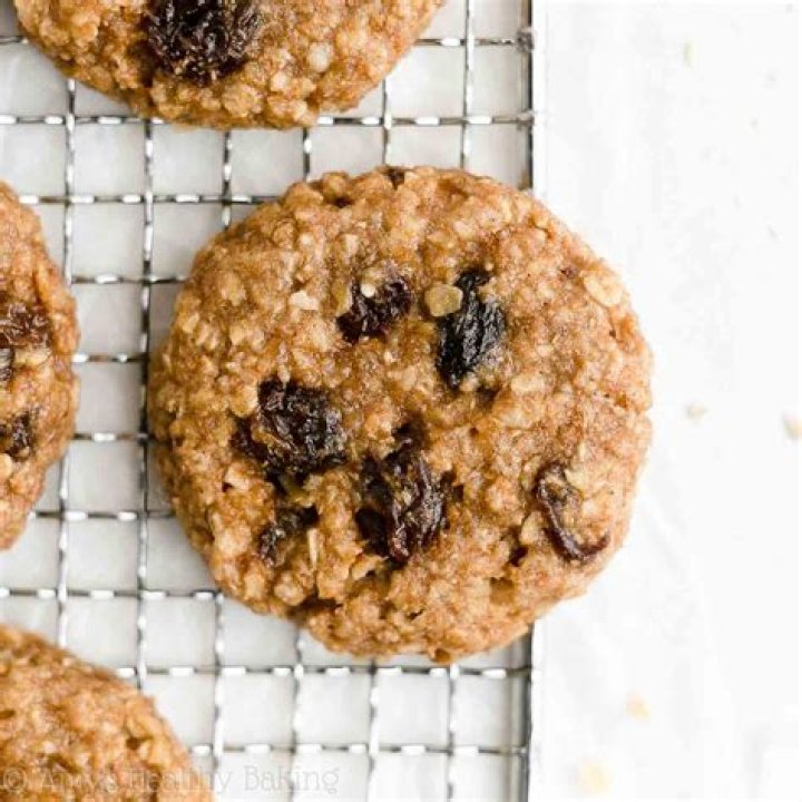Healthy Oatmeal Raisin Cookies