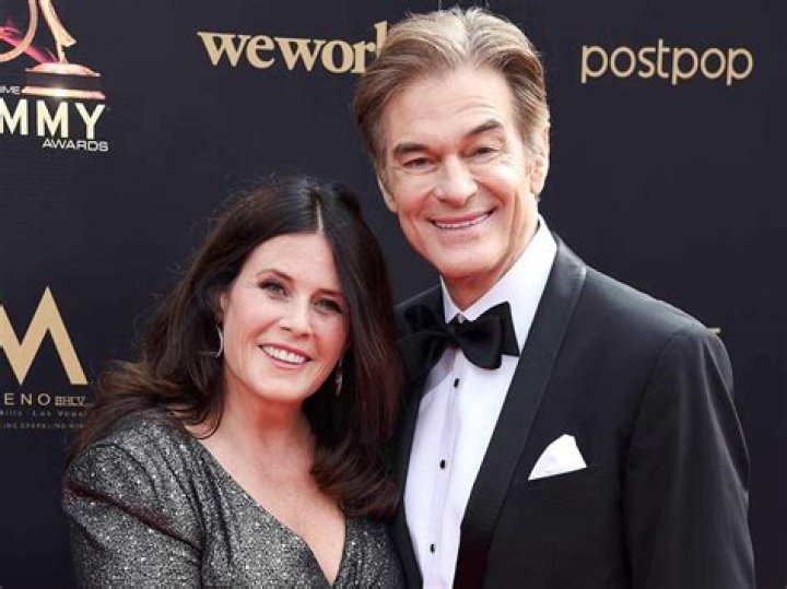 
Is Dr Oz Dead Or Still Alive? Death Hoax Debunked 